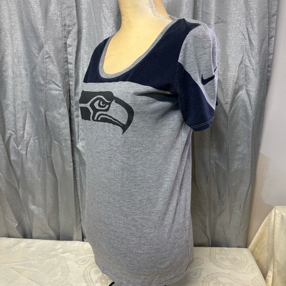 Nike Women's Gray and Navy Seattle Seahawks team shirt, woman’s size L - Picture 3 of 15